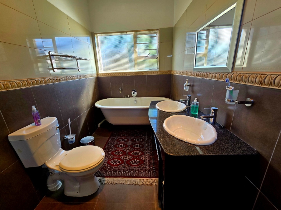 4 Bedroom Property for Sale in Helicon Heights Free State